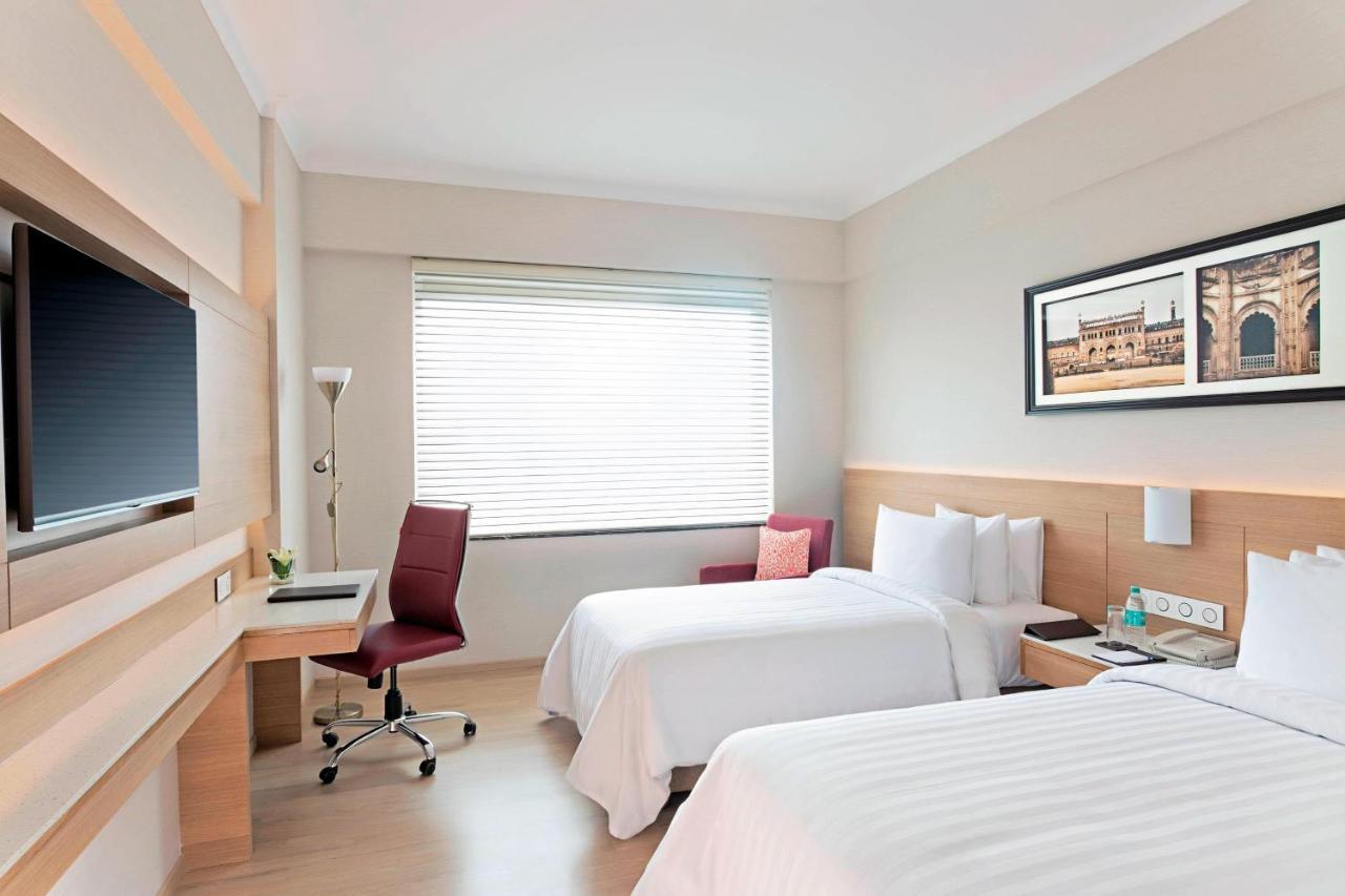 Hotel Fairfield By Marriott Lucknow Esterno foto