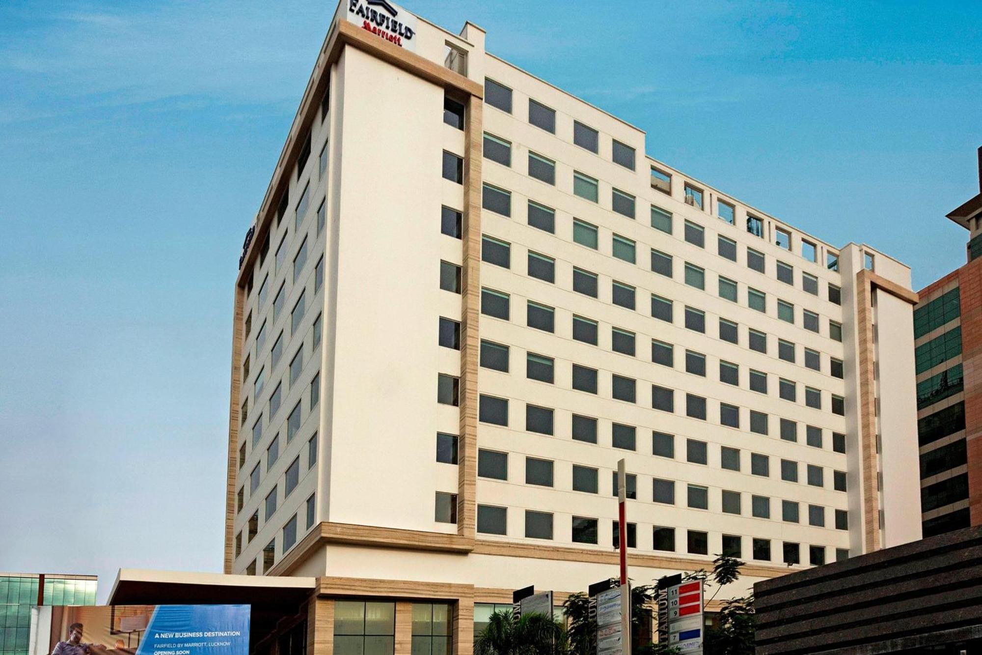Hotel Fairfield By Marriott Lucknow Esterno foto