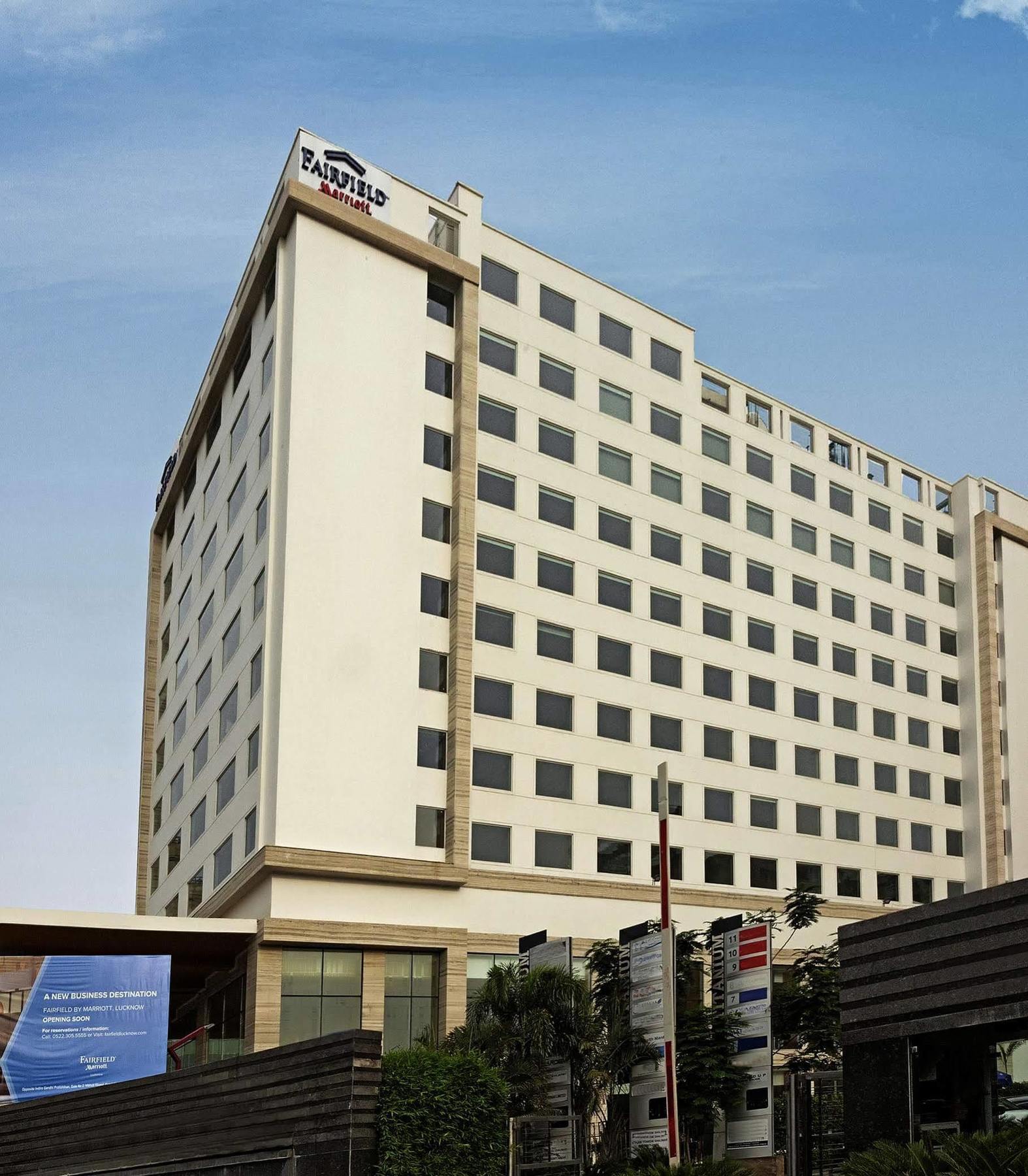 Hotel Fairfield By Marriott Lucknow Esterno foto