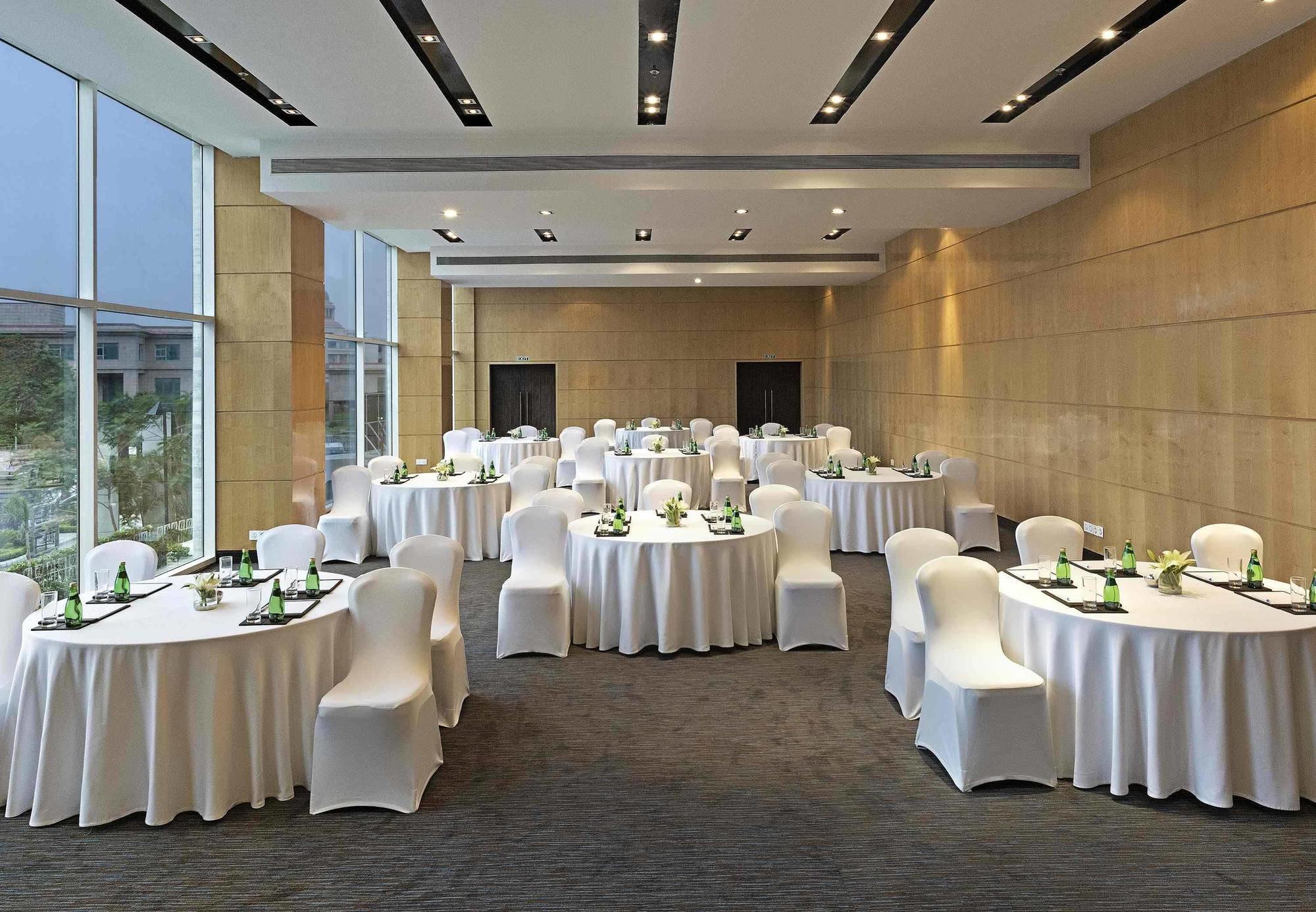 Hotel Fairfield By Marriott Lucknow Esterno foto